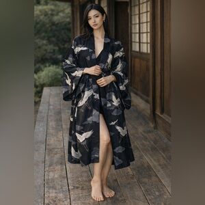 VTG MARUKYO KYOTO TOKYO JAPAN KIMONO ROBE BLACK- 35" FLYING CRANES~L